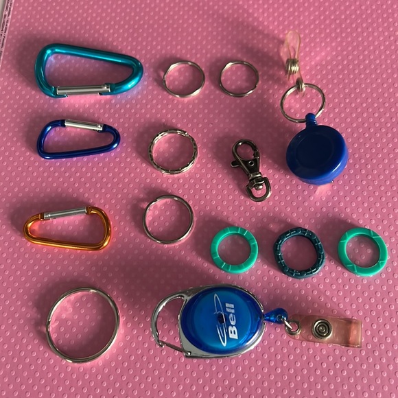 🆕 NEW 14 pcs Set of several hooks and holders for keys or cards - Picture 3 of 17